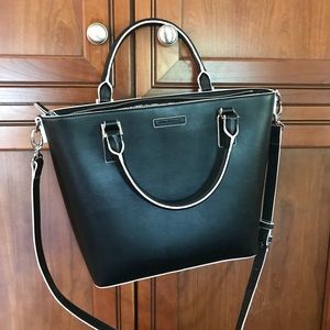 Vera Bradley purse black. NWT